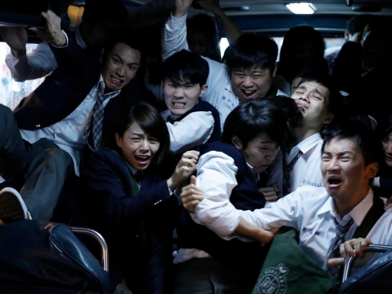 宋芸樺、蔡昌憲「濕身車震」 5 分鐘 痠痛、瘀青只為力挺九把刀!