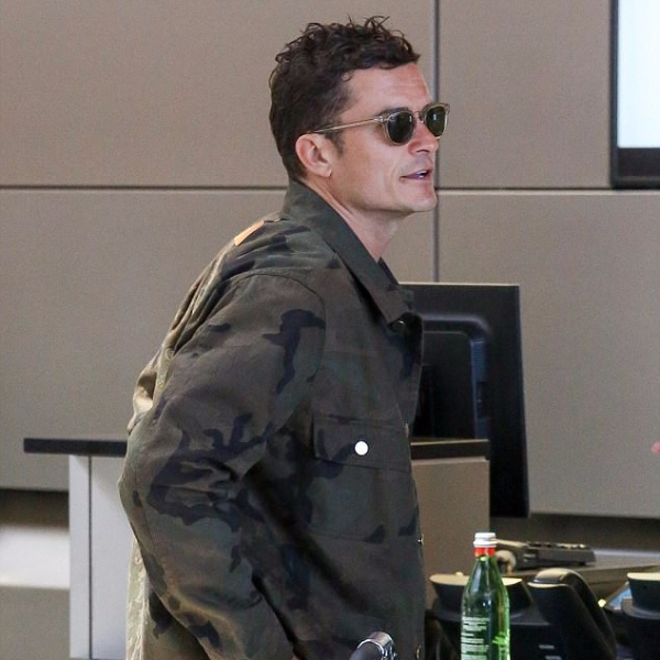 奧蘭多布魯流著街頭潮流魂，身穿 LV X Supreme 腳踩 AJ 1！