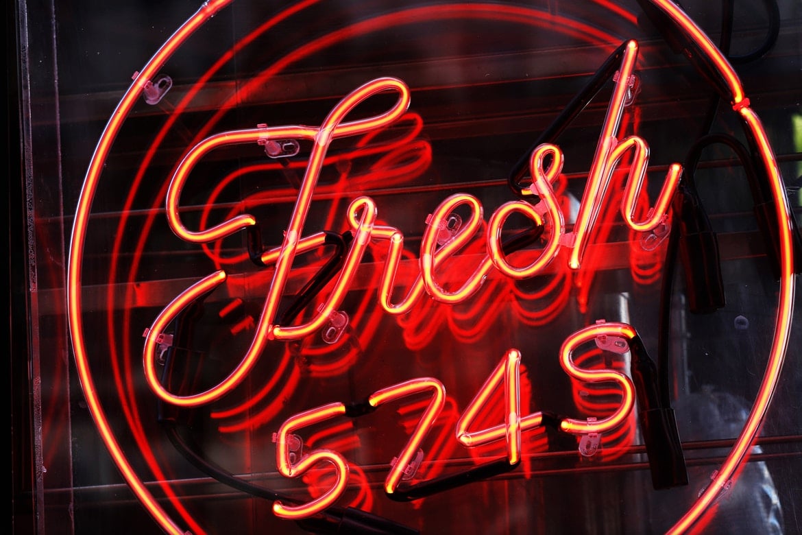 New Balance紐約打造快閃咖啡快餐車，賣的居然是 574 系列球鞋！