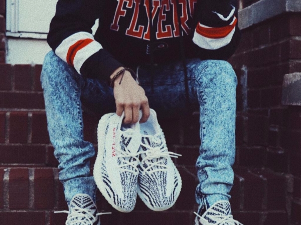 肯爺真的沒騙人，YEEZY 系列鞋款發售數量一雙比一雙多！