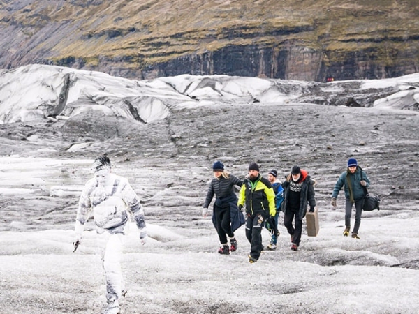 法國羽絨之王 Moncler 再度與中國藝術家劉勃麟合作，創意形象令人驚豔！