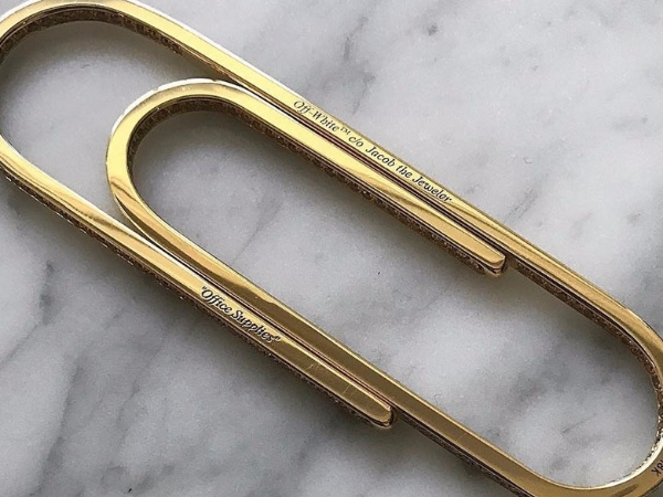 Virgil Abloh 曝光 OFF-WHITE x Jacob the Jeweler 聯乘黃金萬字夾