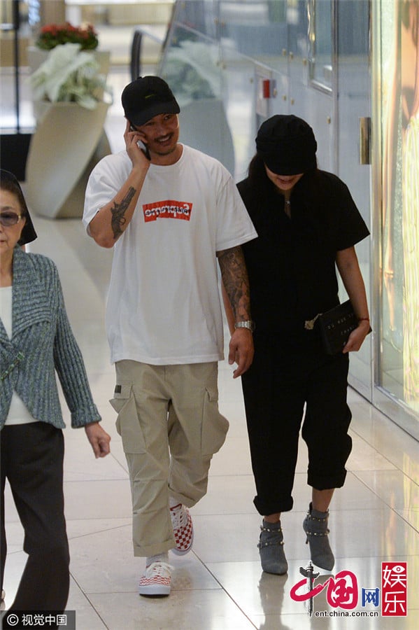 余文樂也瘋 LV X Supreme,他有的單品是這幾樣!