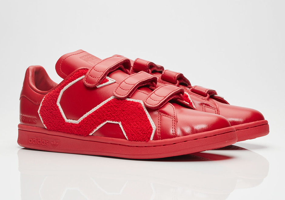 RAF SIMONS 和 ADIDAS 推出最新聯名 STAN SMITH 系列!