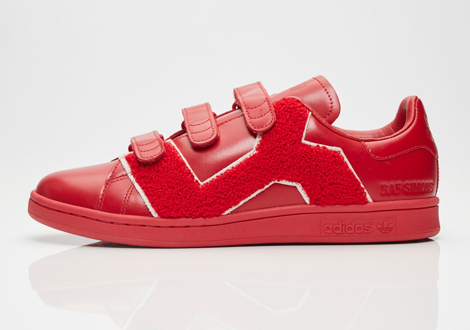 RAF SIMONS 和 ADIDAS 推出最新聯名 STAN SMITH 系列!
