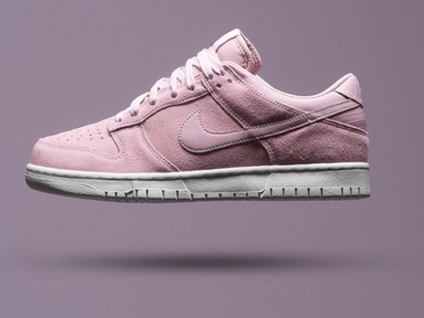 想買雙大熱的粉紅波鞋？你又多一個選擇：Nike 推出全新淡粉配色麂皮 Dunk Low！