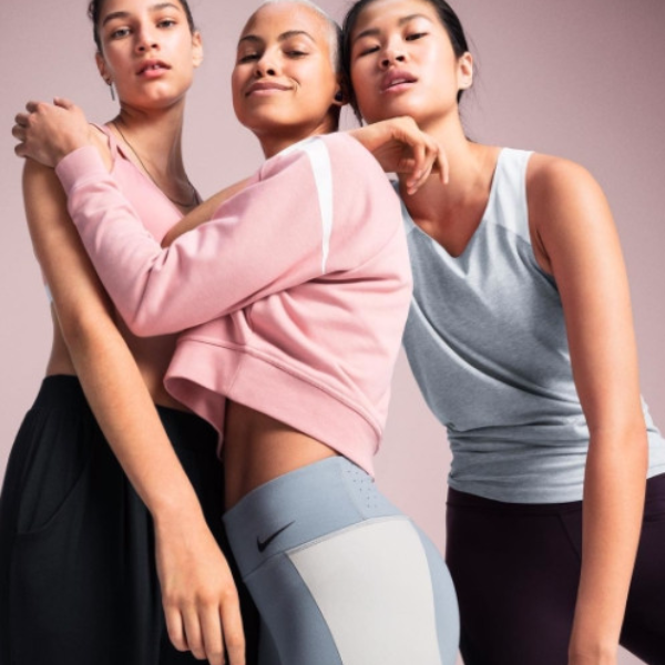 Millennial Pink 攻陷運動界！Nike 推出一系列粉紅色單品，連不做運動的你也會有入手的衝動！