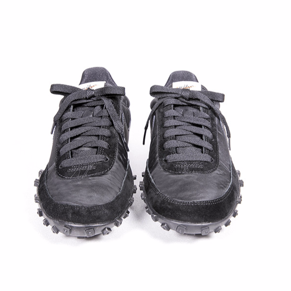 鞋迷必收！ BLACK CDG × Nike Waffle Racer 闇黑系簡約復古跑鞋抵台販售