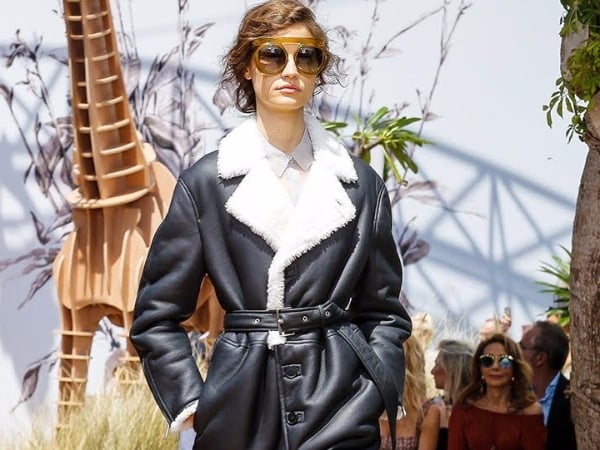 Dior 成了今年世界500 強榜單唯一上榜的奢侈品牌,它的背後是一次成功的轉型
