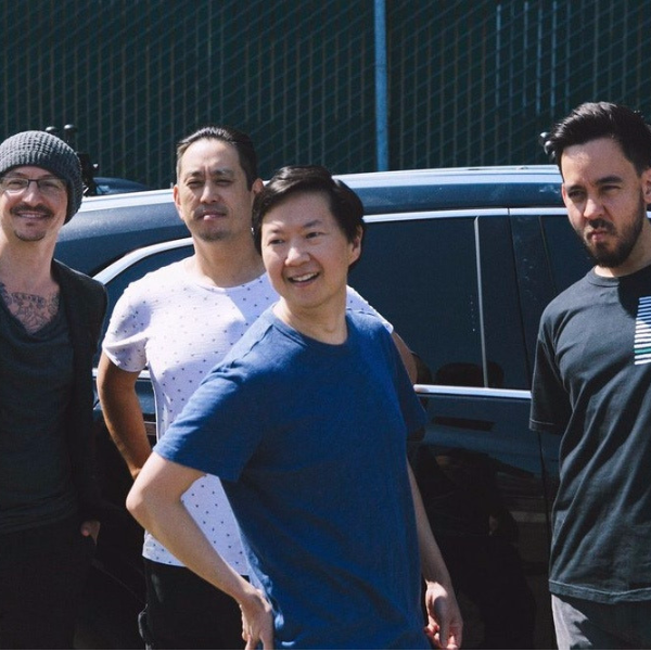 Chester Bennington 生前仍以 Linkin Park 身分拍攝《Carpool Karaoke》