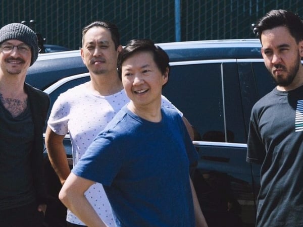 Chester Bennington 生前仍以 Linkin Park 身分拍攝《Carpool Karaoke》