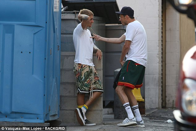 小賈斯汀被爆完全聽從牧師的話　形影不離「把他當作第二個爸爸」！