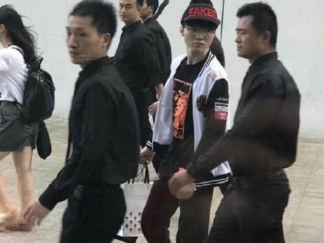 法律之前無特權！Faker 於上海參加活動後想「打咖」被阻擋在外　只因為 ……