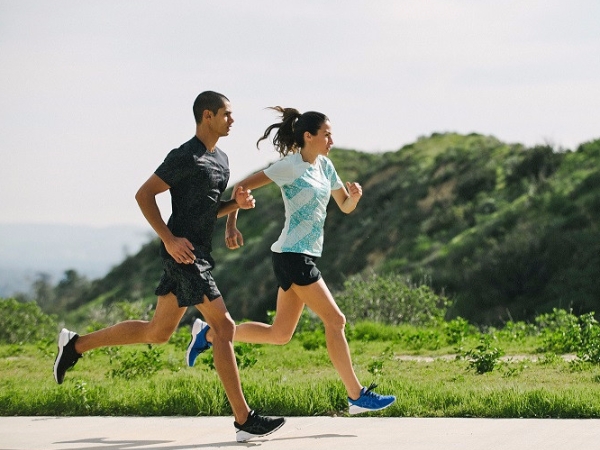 ASICS FlyteFoam 全新疾速輕量跑鞋 力挺跑者“跑出極限”