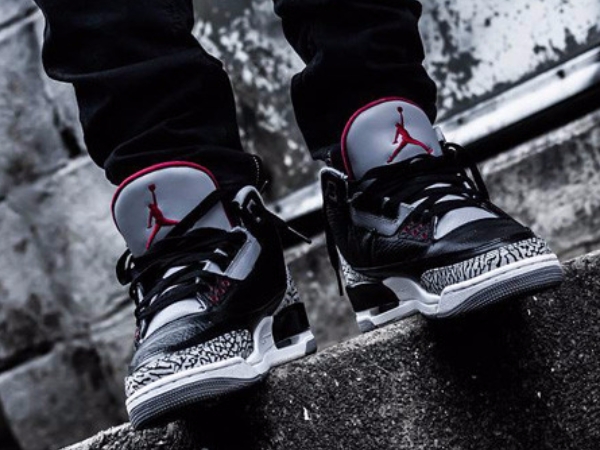 首度注入跳跳人 Logo 的神鞋！Air Jordan 3「黑水泥」發售資訊大公開