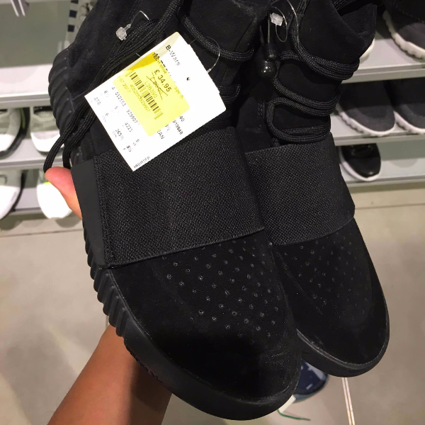 這雙 Yeezy 居然出現在 Outlet，肯爺魅力不再了嗎？！