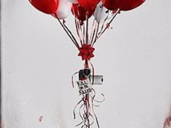 Bella Thorne 幾年前參演的驚悚電影《Keep Watching》首支預告片終於登場!家中的科技產品竟成了殺人武器!