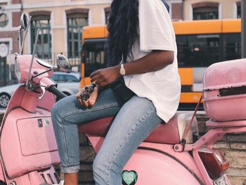 到底為什麼那麼多人騎 Vespa？因為哥騎的不是車，而是態度～