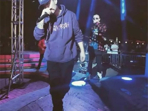 【中國有嘻哈】新代嘻哈男神PG ONE萬磁王粉絲數暴漲，帥到連＂鐵肺歌后＂都崇拜他！