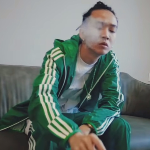 《中國有嘻哈》選手被爆吸毒！「你的男孩 Tizzy T」抽大麻照片曝光？