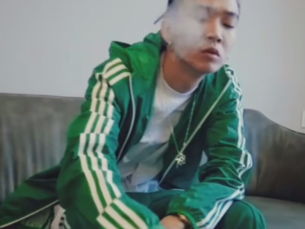《中國有嘻哈》選手被爆吸毒！「你的男孩 Tizzy T」抽大麻照片曝光？