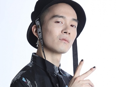 比 YA 正反面意思差很大！關於這些 Hip hop 手勢究竟了解多少？《中國有嘻哈》新手入門必讀