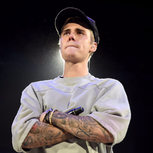 隨時都想約妹？小賈斯汀 IG 私訊問「那女孩是誰？」　被正妹拒絕：我已經有男友了！