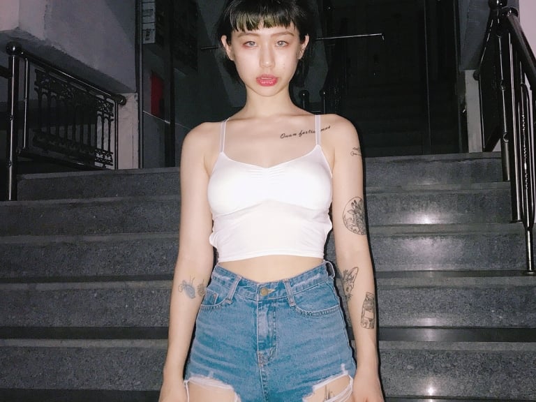 〔壞時髦〕刺青潮妹當道！激推「 排超久 3 間刺青店」女孩們，準備好了嗎？  網友：要找他們刺青可能要等要明年⋯⋯