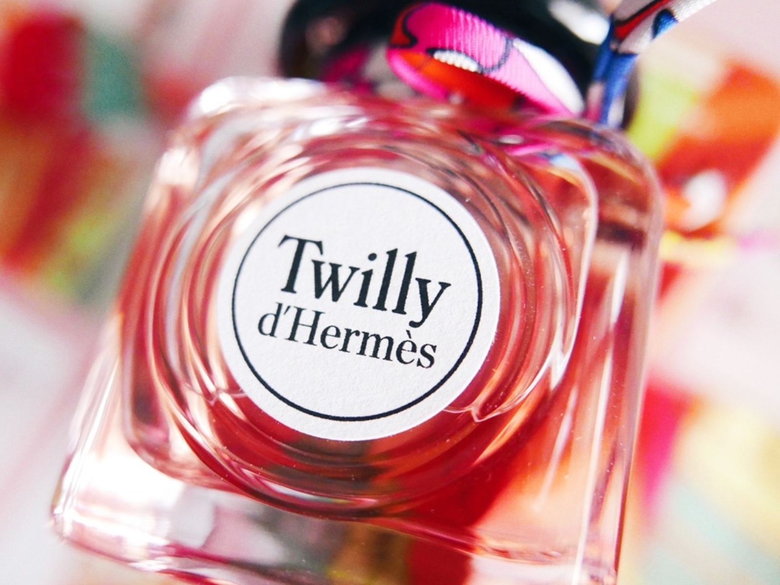 Hermès 愛馬仕 推出的最新香水，竟然能喚起你的少女心，味道更是讓你意想不到！