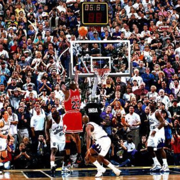 籃球魂炸裂！NBA 官方認證的 5 個偉大時刻 最經典的果然還是...！