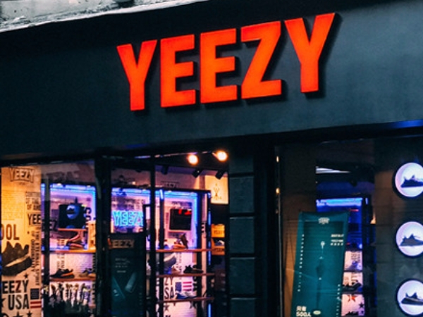 中國溫州搶先全球，居然出現了 YEEZY 專賣店？！