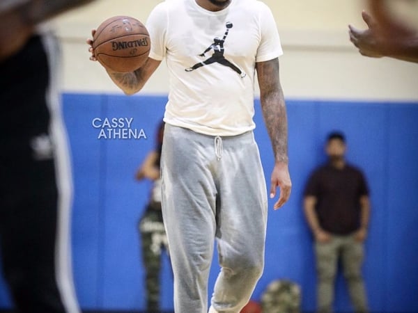 甜瓜安東尼被媒體捕捉，疑似搶先著用全黑色 Air Jordan 32 代！