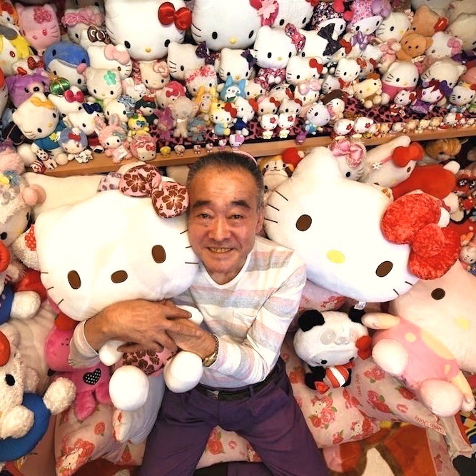 大叔也有少女心！日本 67 歲退休員警迷戀「Hello Kitty」成痴　花 3 千萬收集竟打破世界紀錄！