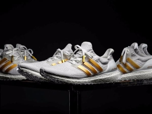 由我創造-adidas 運動員群光綻放 adidas 訂製專屬 UltraBOOST “ Podium ”白金版 紀念榮耀時刻