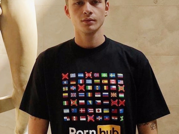 搶先預覽 Richardson x Pornhub「Banned In」T-Shirt