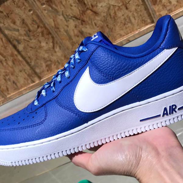 ＋ 10 NBA 套裝？Nike 推出 AF-1「NBA」版本　完整聯名套裝滿足你的心！