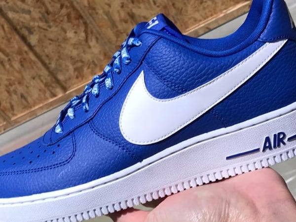 ＋ 10 NBA 套裝？Nike 推出 AF-1「NBA」版本　完整聯名套裝滿足你的心！
