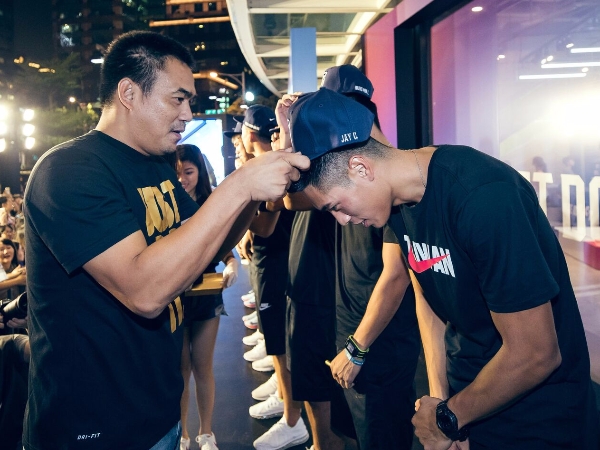 挑戰更好的自己 - Nike 運動員與粉絲一同慶賀今夏榮耀時刻