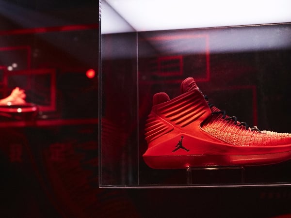 延續 Jordan 正代血統！Jordan Brand 為 AJ 32 代量身打造霸氣發表會