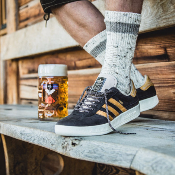預防酒醉嘔吐！ Adidas 為慕尼黑啤酒節研發「防啤酒」休閒鞋