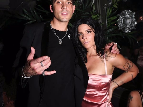 確定熱戀中！Halsey 對 G-Eazy 熱情伸舌頭索吻　從早到晚黏在一起跑趴！