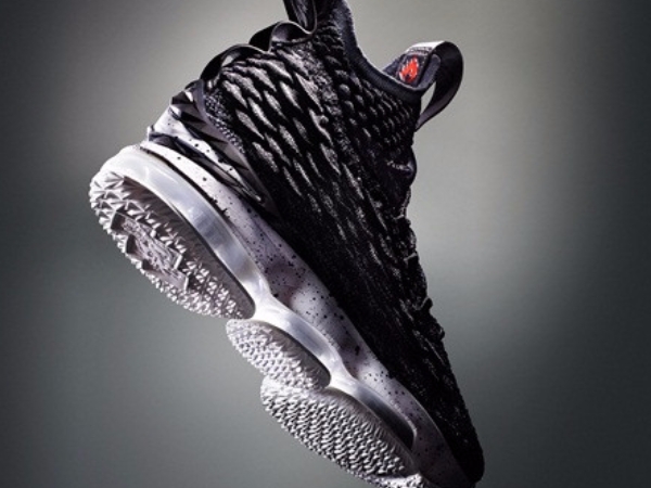 連本人穿了都龍心大悅！Nike 正式發表 LEBRON 15　小皇帝：我至今最喜歡的球鞋！