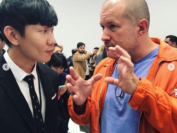 APPLE 發表會現場星光熠熠、潮流味十足，近期火紅的這位設計師也受邀參加了