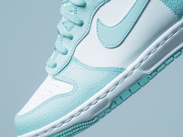 Nike 打造一系列 Tiffany 藍系列鞋款，夏天尾聲來一雙吧！