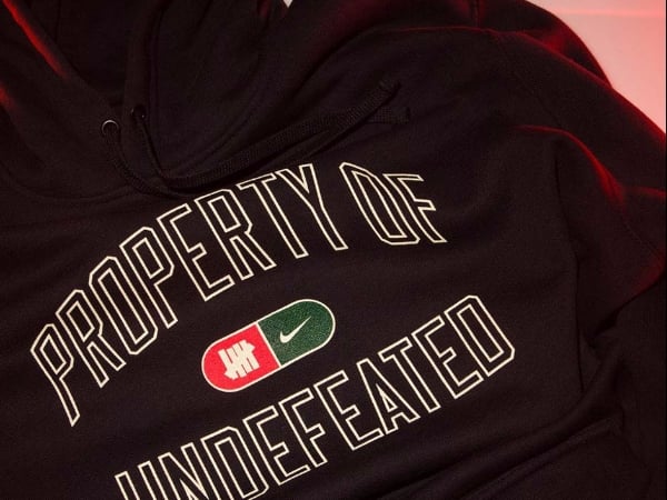 Undefeated X Nike 聯名系列除了鞋款外，還有這些商品值得入手！