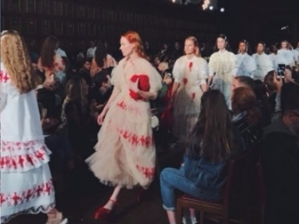 #LFW Simone Rocha 2018 春夏系列:展現甜而不膩的時尚感,每個細節都用心!