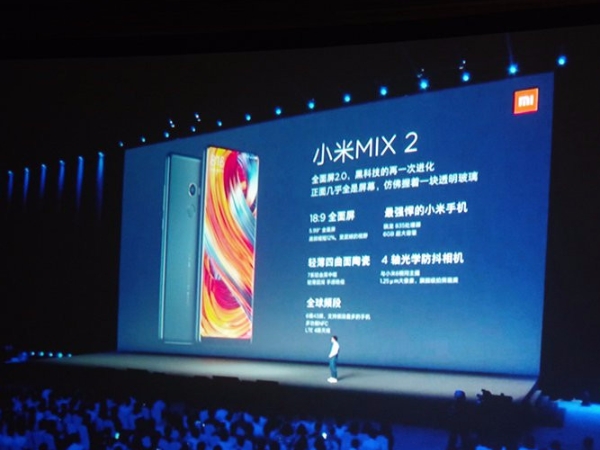 〔乂抗對決〕比新機也比心機！iPhone、小米規格大比拚　你選哪一支？
