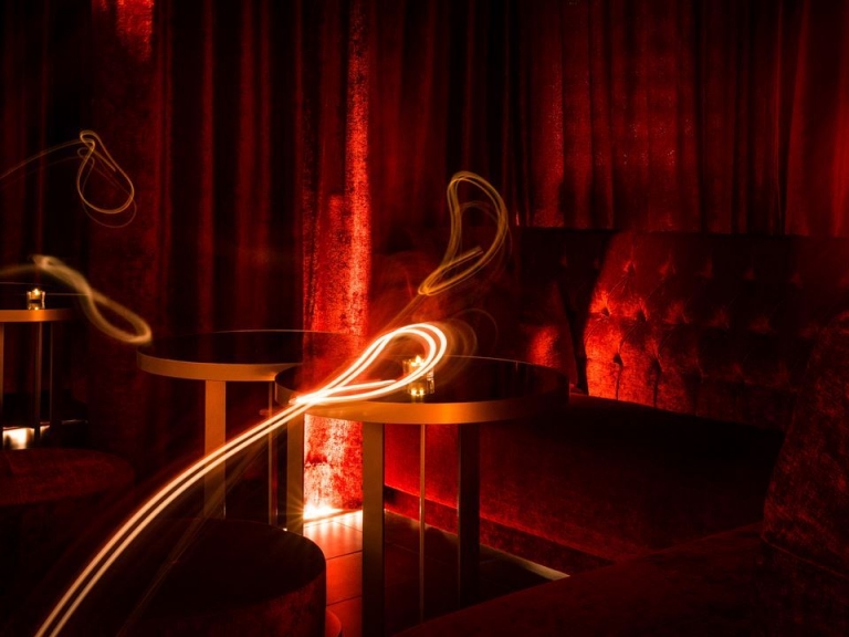 【預約小週末的狂歡】東區新地標Hotelpoispois 盛大開幕 ，泡泡之夜邀請你來徹夜Party~