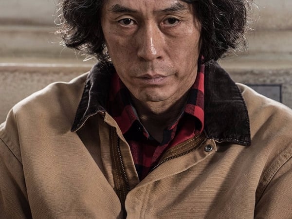 真相慢慢拼湊!韓國驚悚電影《殺人者的記憶法》當殺人魔對上失智連環殺手 誰是贏家?