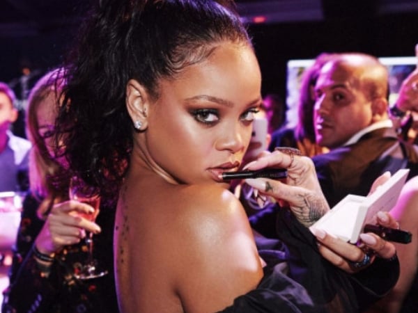 賺錢不是第一！蕾哈娜 Fenty Beauty 確認不會在中國上架發售　就因為「這個」內情原因！